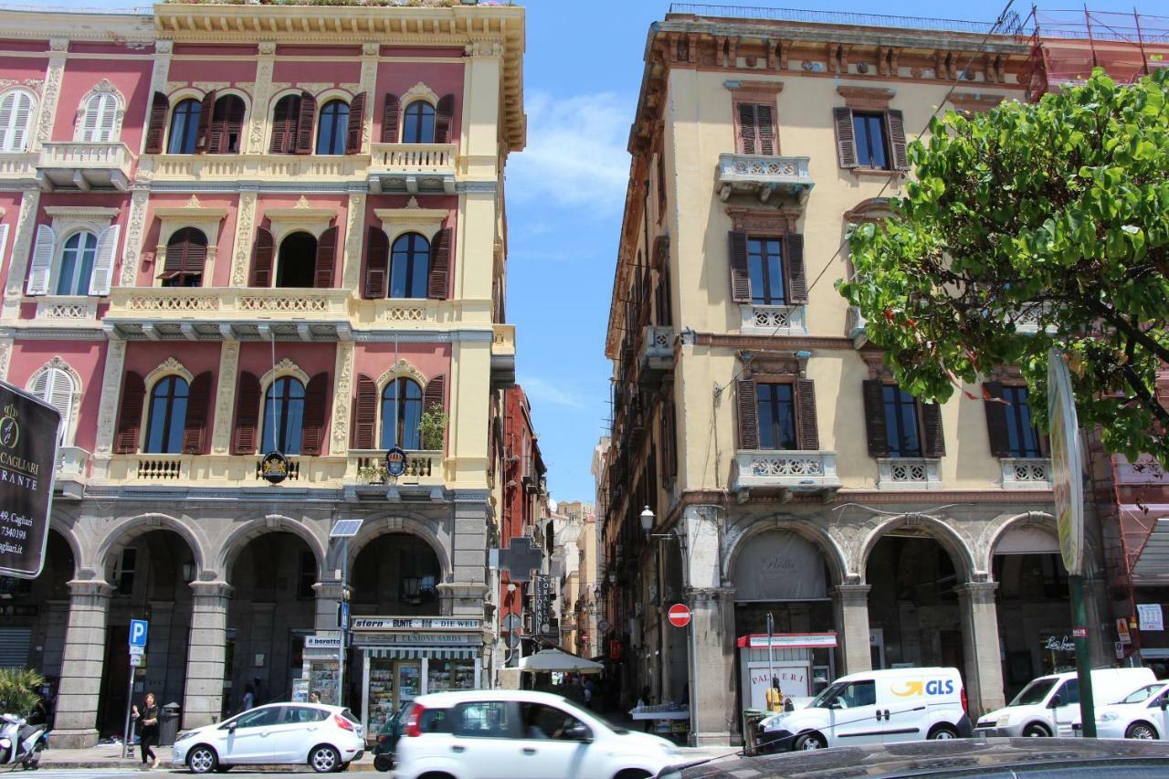 Appartamento Con Terrazza Panoramica In Marina. Cagliari Extérieur photo